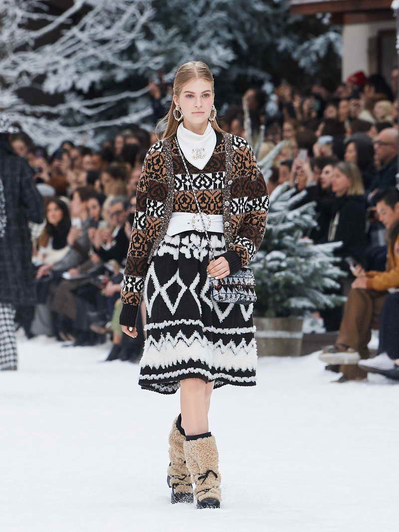 CHANEL Fall Winter 2019/20 Ready-To-Wear Collection