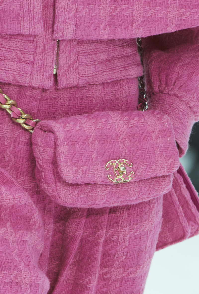 CHANEL 19 bag