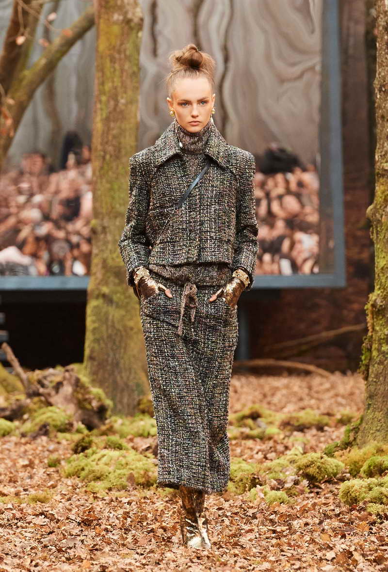 CHANEL FALL-WINTER 2018/19 READY-TO-WEAR COLLECTION