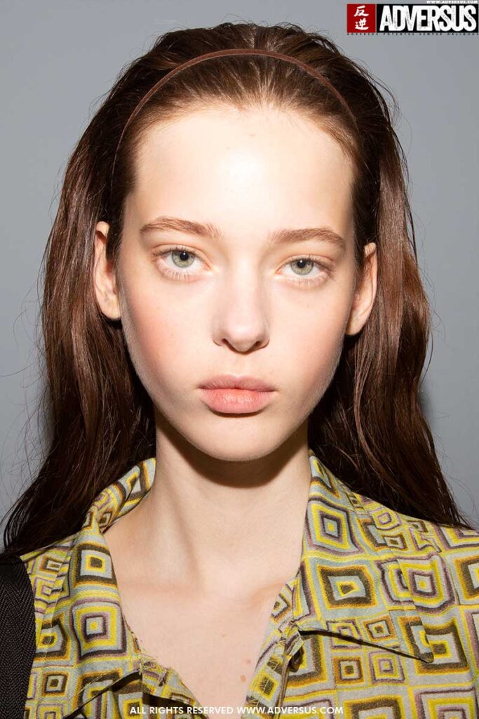 Hair trends SS 2020. Wet looks with a dry texture! Fashion Show: N21 SS 2020. Hair: Holli Smith for Toni&Guy. Foto: Charlotte Mesman