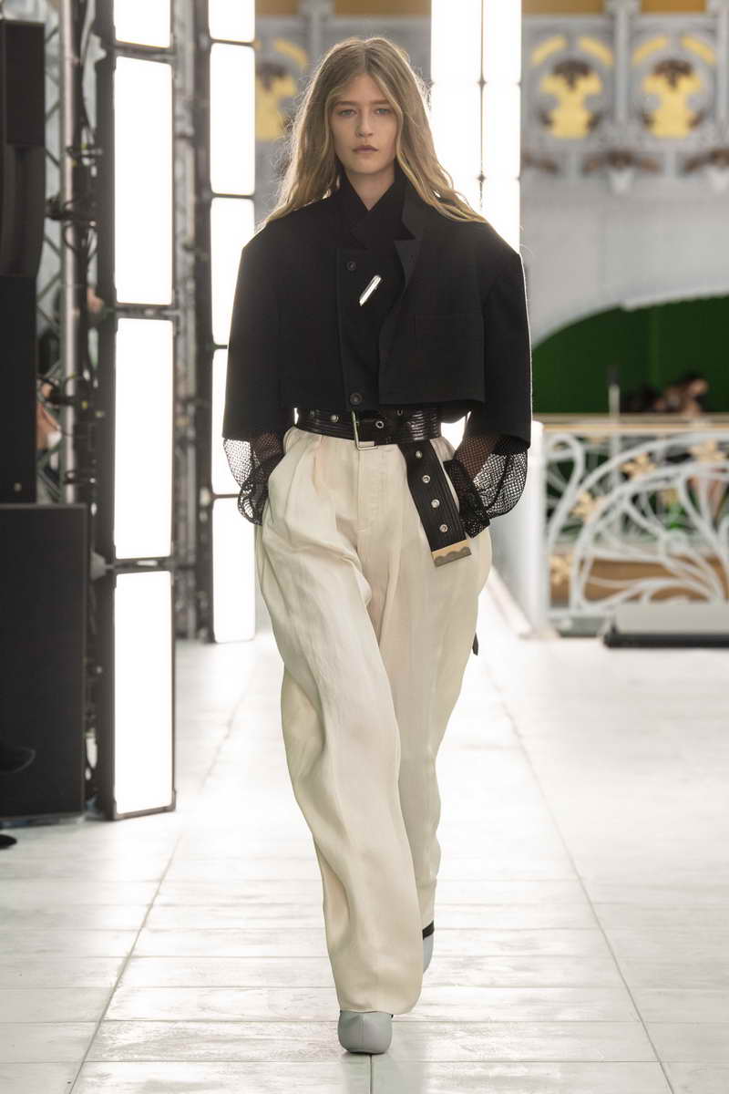 Louis Vuitton Spring-Summer 2021 Women’s Fashion Show Collection