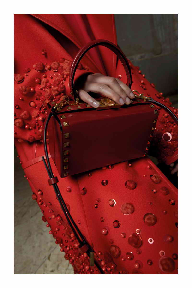 VALENTINO GARAVANI ROCKSTUD ALCOVE BOX BAG