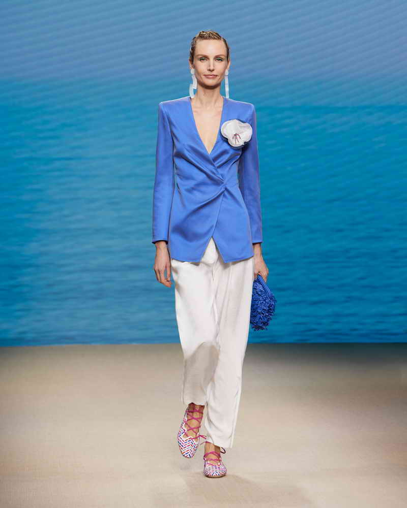 GIORGIO ARMANI 2022 Spring/Summer 2022 Women Collection