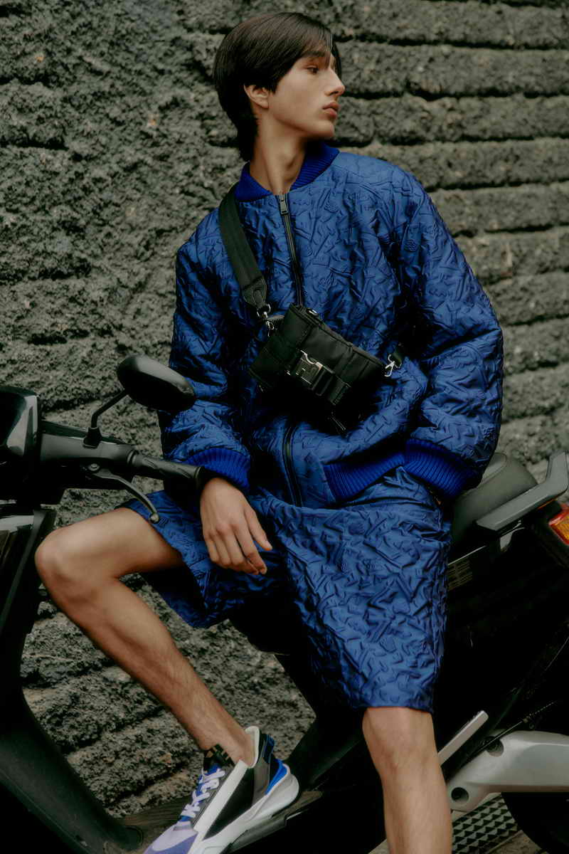 Lightness, casualness, playfulness: it’s Fendiness! The new essential bag’s line for Men