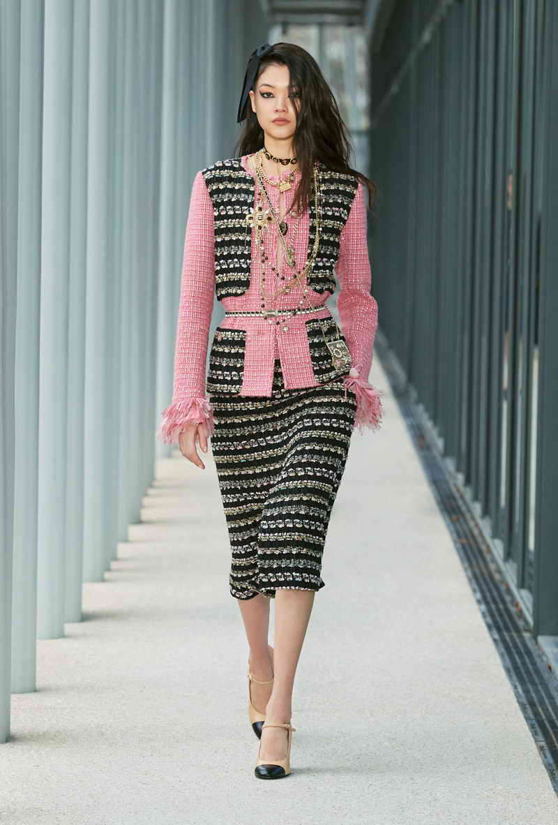 CHANEL 2021/22 Métiers d’art collection - Photo Courtesy of CHANEL