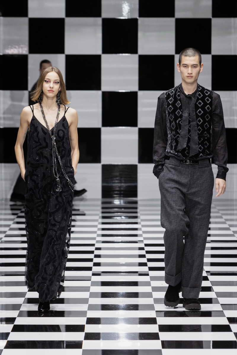 Emporio Armani Men’s and Women’s Fall/Winter 2022 Collection