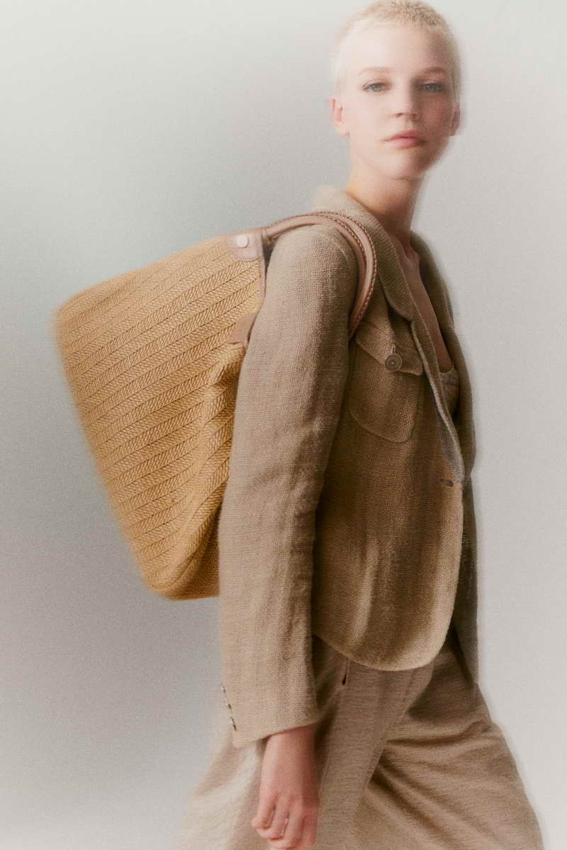 Gioorgio Armani Spring/Summer 2022 Women Collection Métissage
