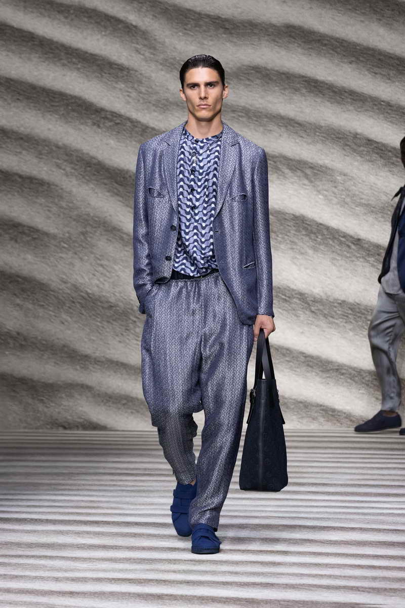 GIORGIO ARMANI SPRING/SUMMER 2023 MENSWEAR FASHION SHOW