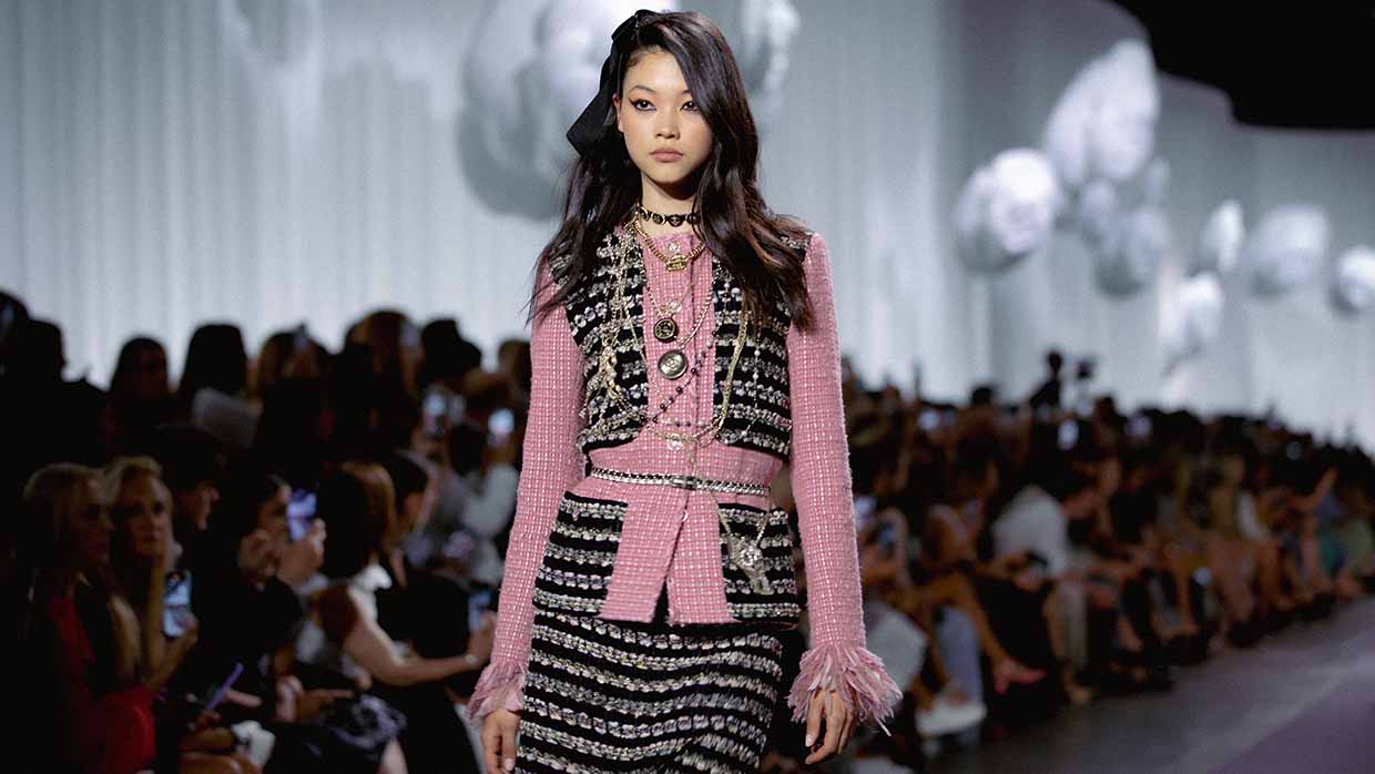 CHANEL 2021/22 Métiers d'art show in Florence