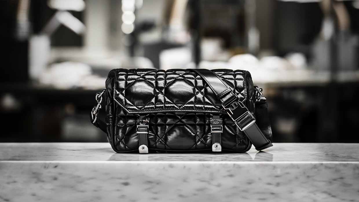 THE DIORCAMP BAGS AND ITS SAVOIR-FAIRE
