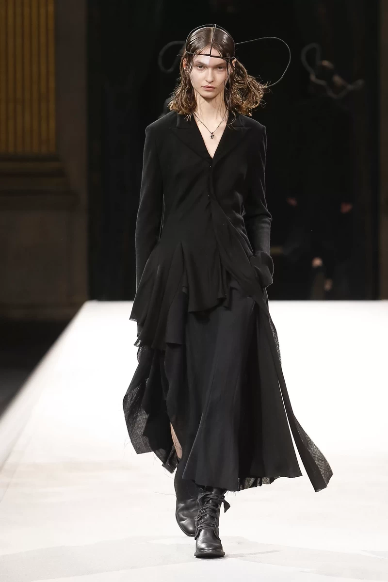 Yohji Yamamoto AW22 - Photo courtesy of Yohji Yamamoto