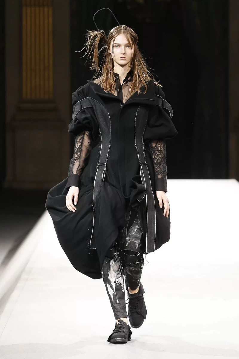 Yohji Yamamoto AW22 - Photo courtesy of Yohji Yamamoto