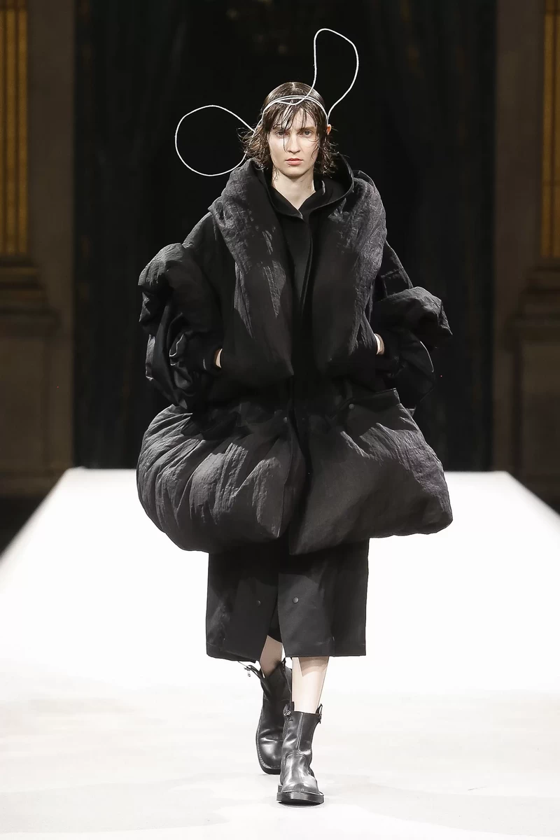 Yohji Yamamoto AW22 - Photo courtesy of Yohji Yamamoto