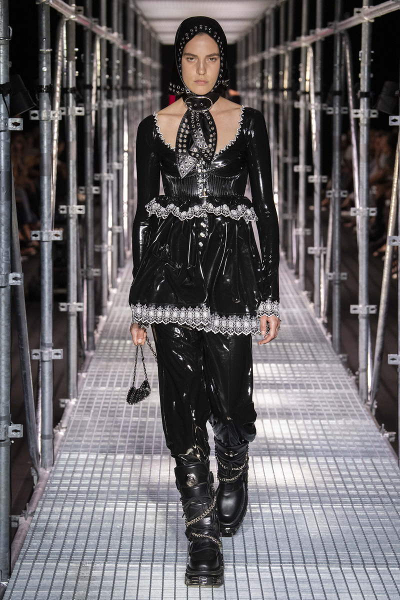 Paco Rabanne spring summer 2023 fashion show - Photo courtesy of Paco Rabanne