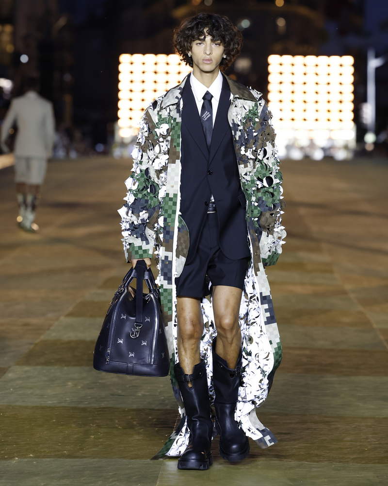 MEN’S SPRING-SUMMER 2024 FASHION SHOW © Louis Vuitton – All rights reserved