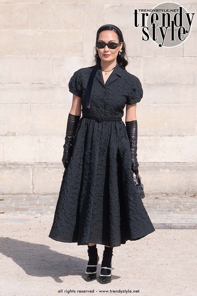 Street style looks at Dior during the Paris Fashion Week Summer 2024 - Photo Charlotte Mesman