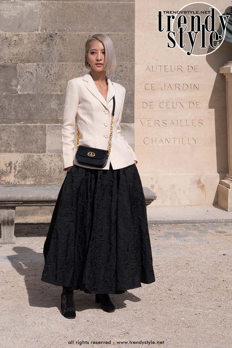 Street style looks at Dior during the Paris Fashion Week Summer 2024 - Photo Charlotte Mesman