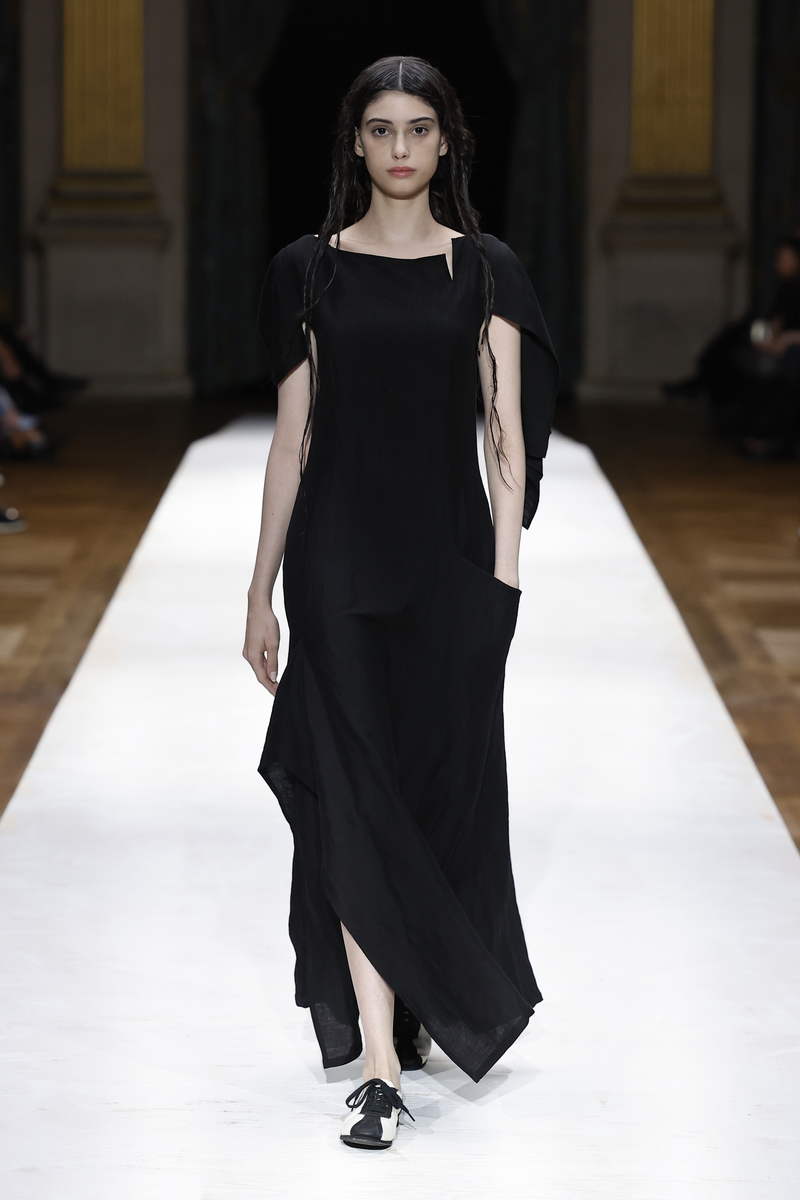 Yohji Yamamoto Women's Spring Summer 2024 collection