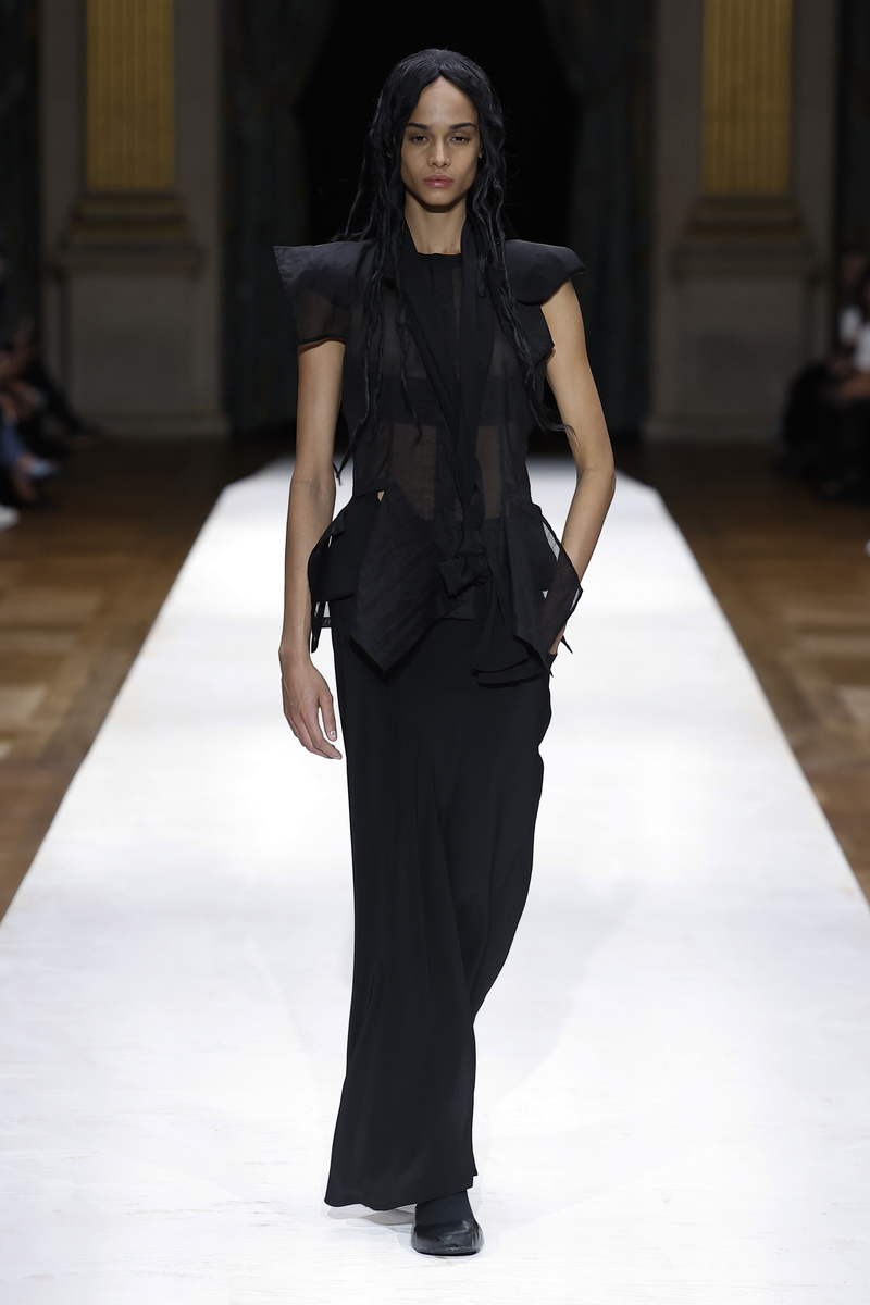 Yohji Yamamoto Women's Spring Summer 2024 Collection - Photo Courtesy of Yohji Yamamoto