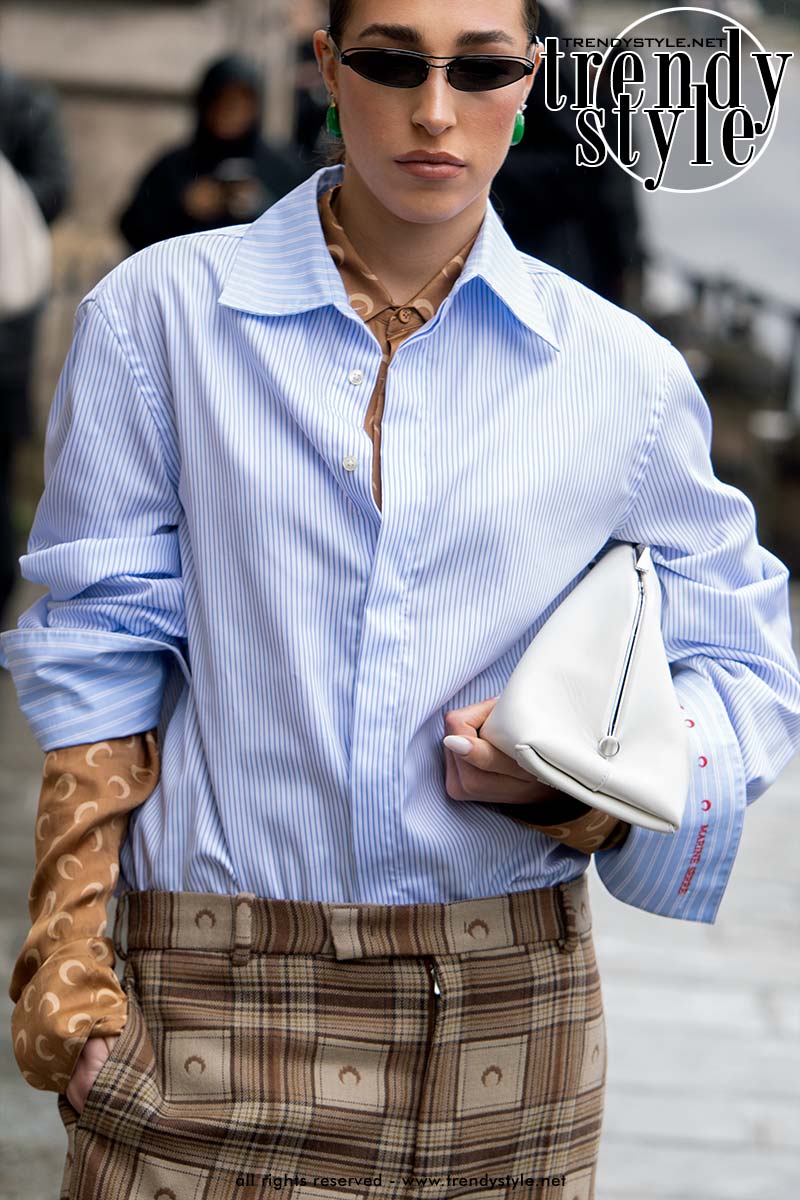 White bags: the cult accessory for summer 2025. Photo Charlotte Mesman