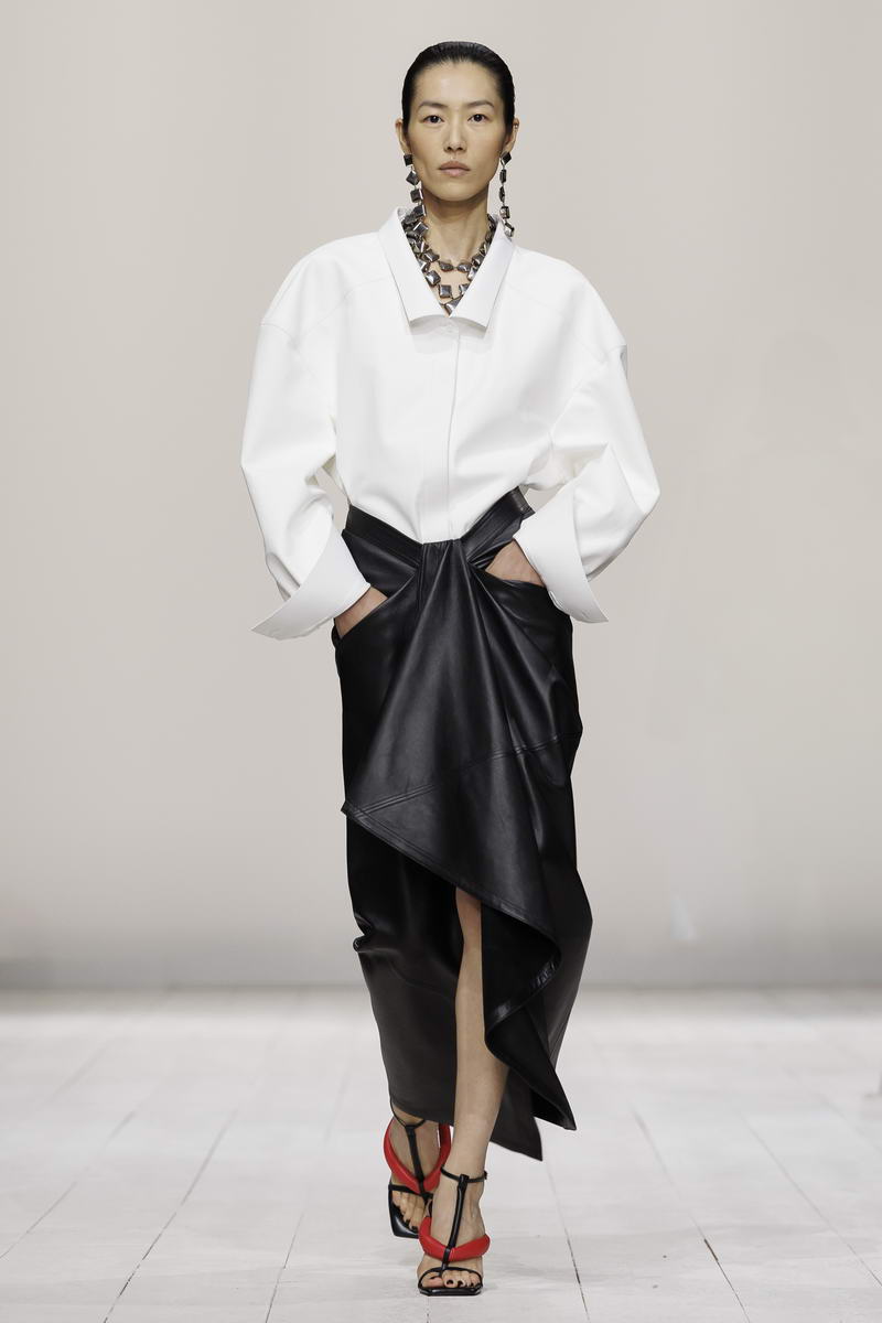 Givenchy by Sarah Burton Women’s Ready-To-Wear Spring-Summer 2026 Collection - Photo Courtesy of Givenchy