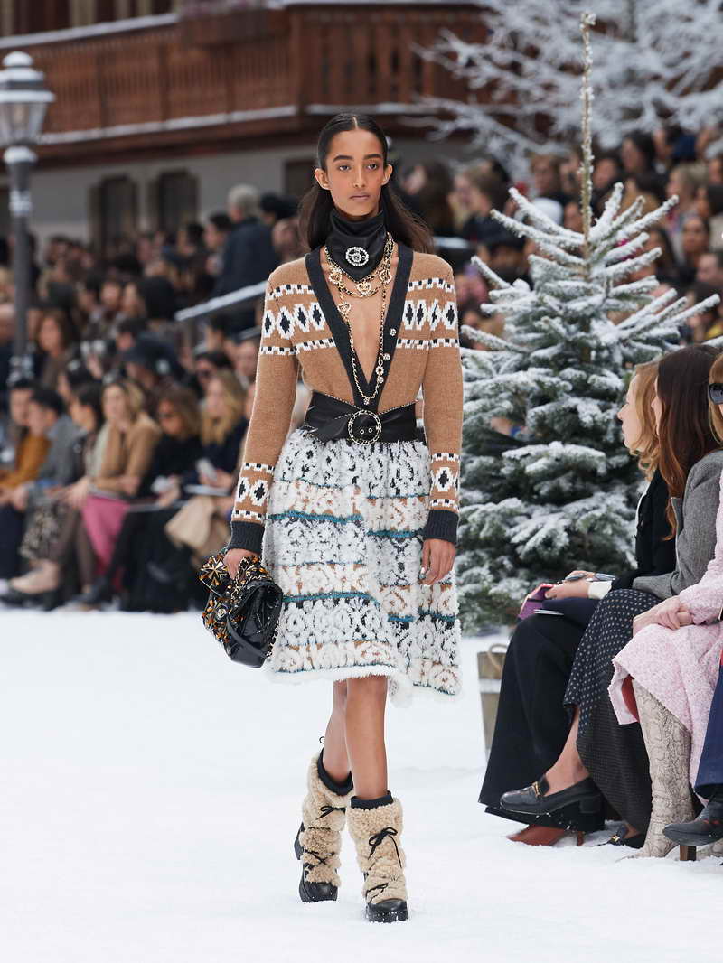 CHANEL Fall Winter 2019/20 Ready-To-Wear Collection