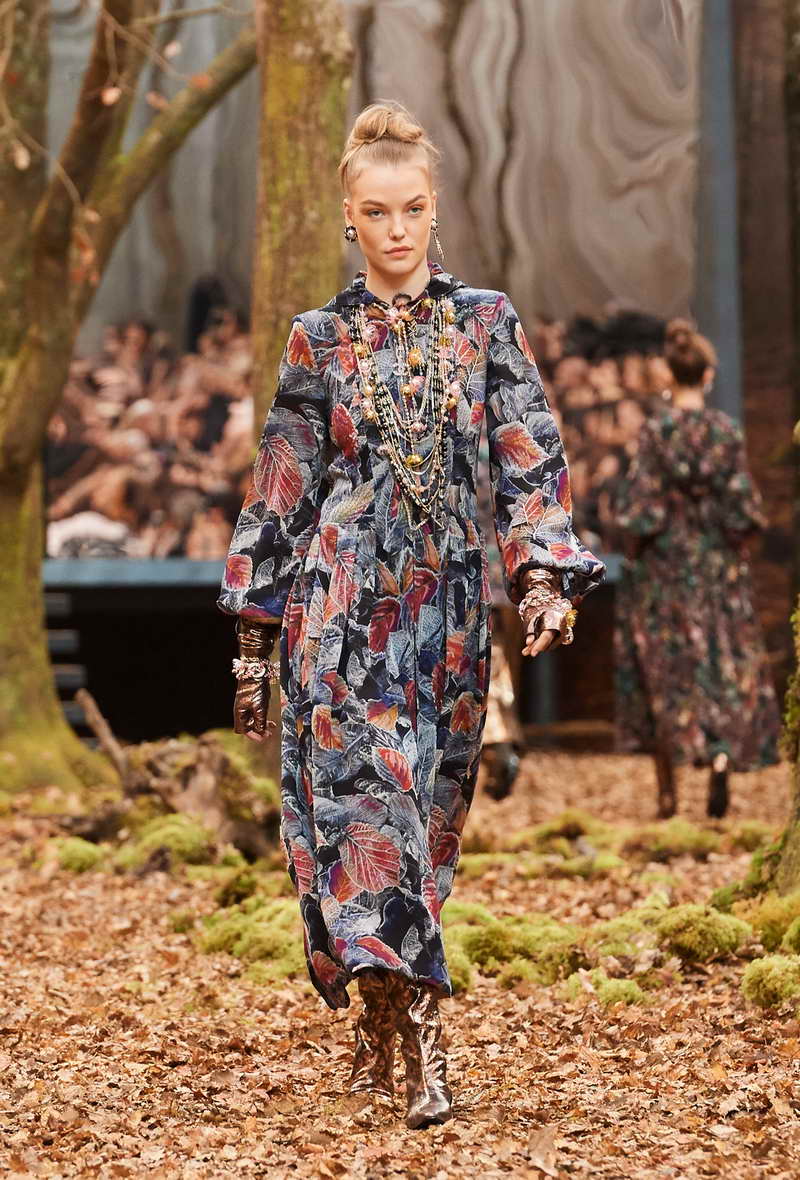 CHANEL FALL-WINTER 2018/19 READY-TO-WEAR COLLECTION