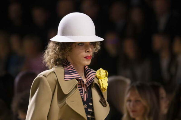 Louis Vuitton Spring-Summer 2020 Women's Fashion Show (focus on the accessories)