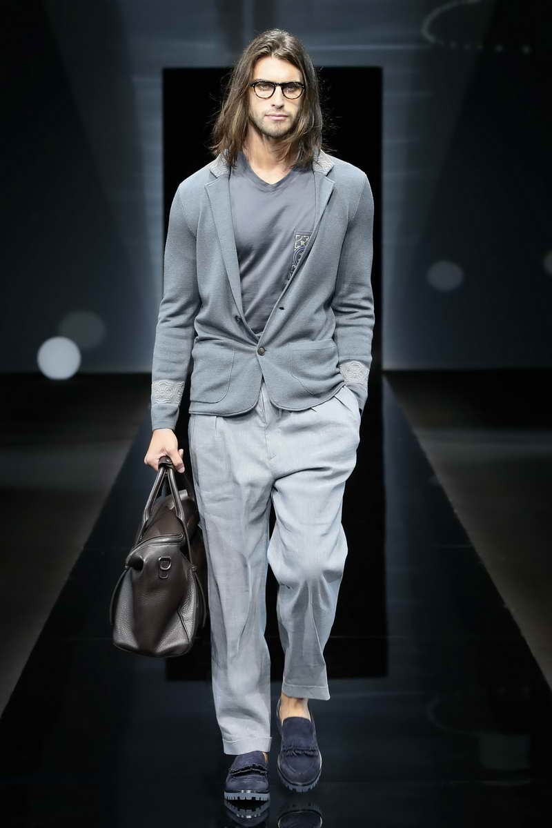 GIORGIO ARMANI MENSWEAR SPRING SUMMER 2017 FASHION SHOW