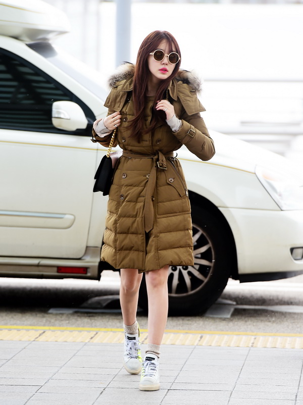 Korean Actress Yoon Eun Hae ___ wearing a Burberry down-filled coat at Incheon International Airport in Seoul, 1 December 2014