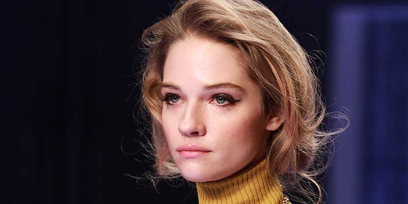 Hair styles. How to create a little faux bob hair style. Fashion Show: Les Copains FW 2018 2019, hair: Peter Gray, ph. Charlotte Mesman