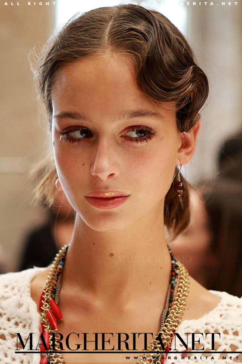 Finger waves with a modern twist, Les Copains SS2018, hair: Peter Gray, ph. Mauro Pilotto