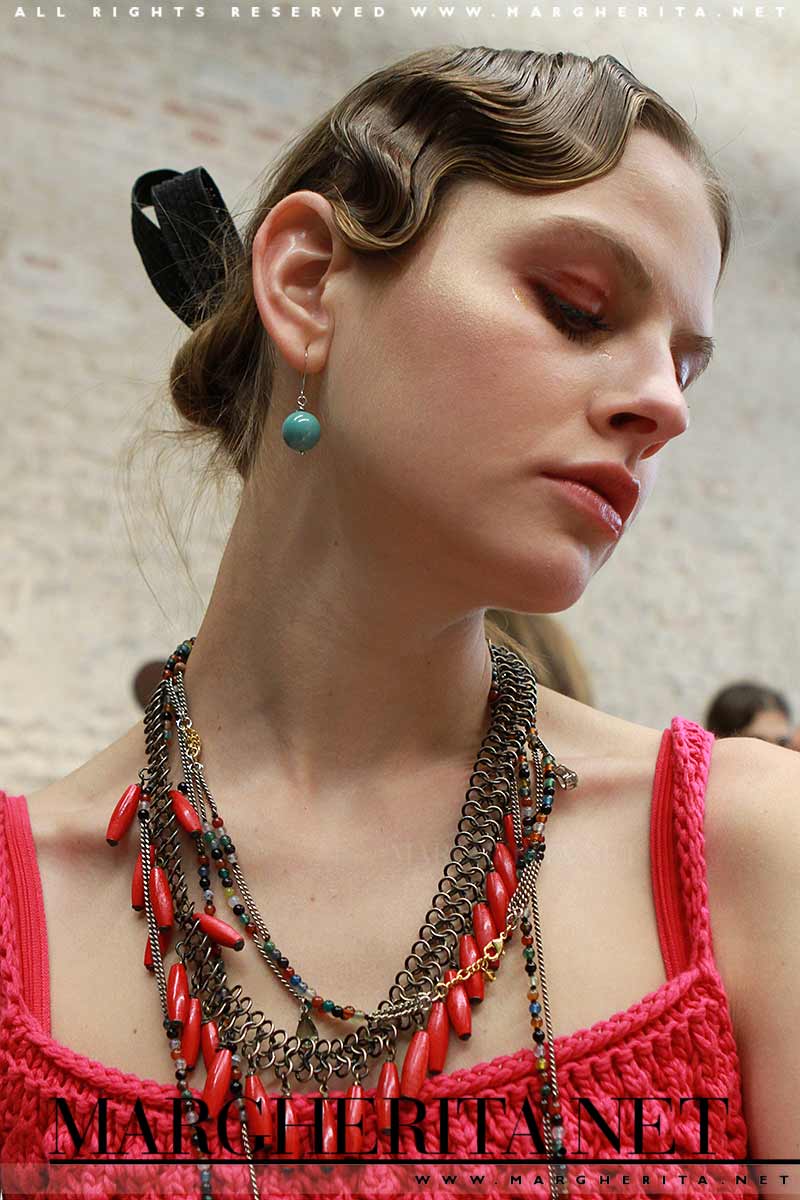 Finger waves with a modern twist, Les Copains SS2018, hair: Peter Gray, ph. Mauro Pilotto