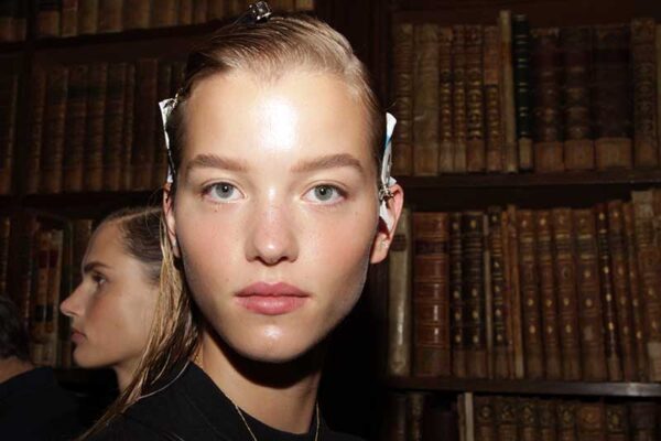 Wet hair look, side parting and a very delicate style with James Pecis for Giada Summer 2019
