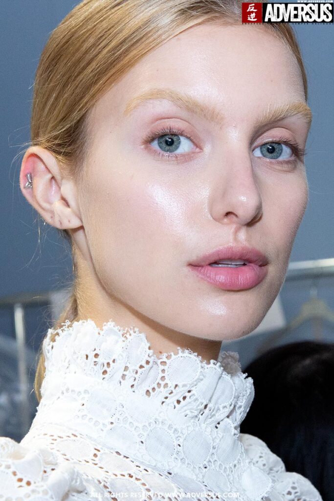 Fashion Show: Luisa Beccaria. Make-up: John Stapleton for MAC Cosmetics. Foto: Charlotte Mesman