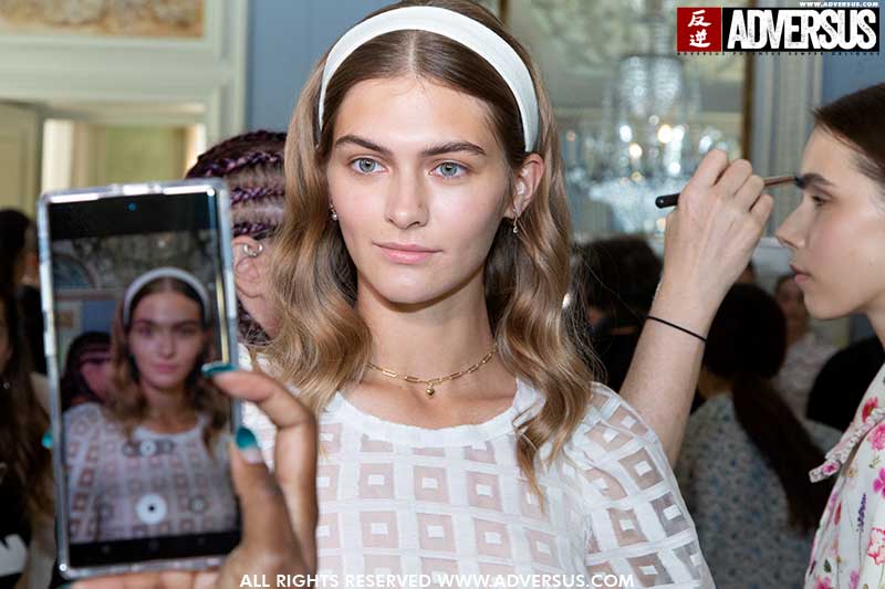 Fashion Show: Luisa Beccaria. Make-up: John Stapleton for MAC Cosmetics. Foto: Charlotte Mesman