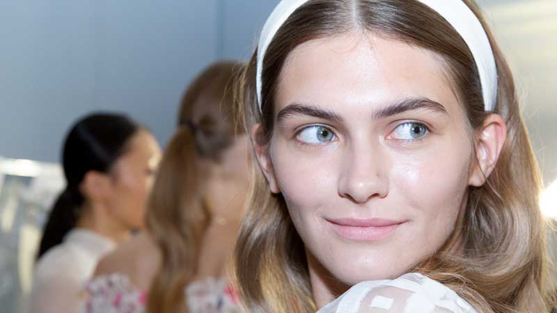 Interview With Mac Makeup Artist John Stapleton At The Luisa Beccaria Summer Show Trendystyle Com Hk