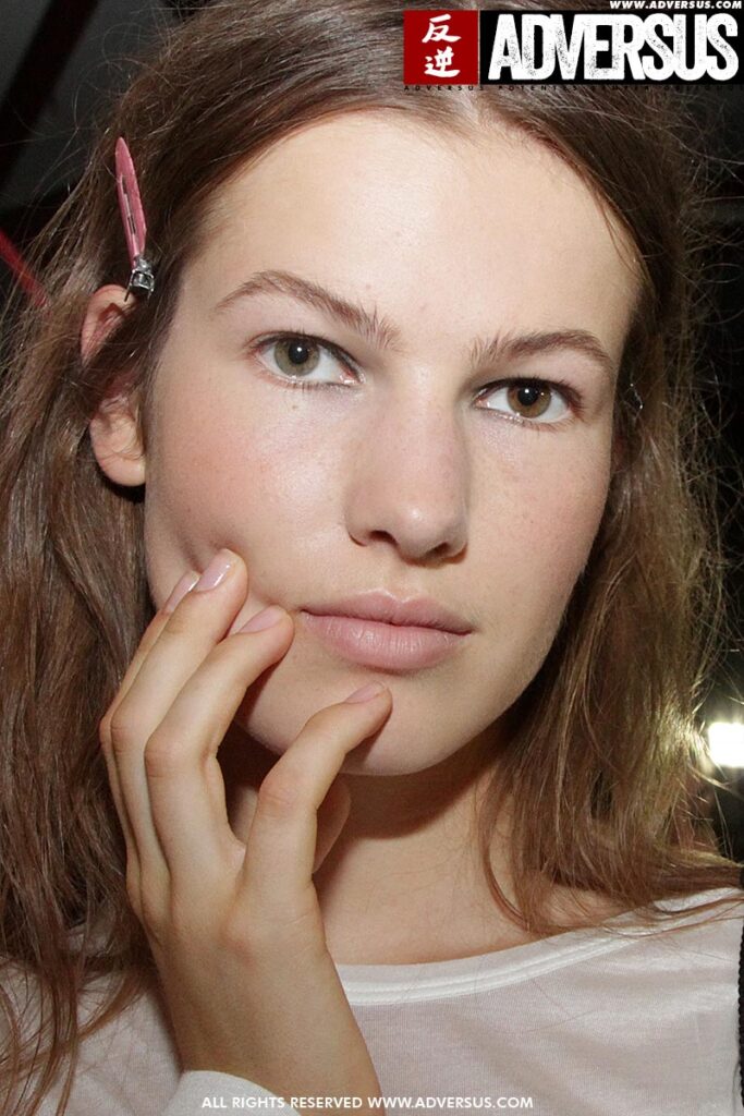 Make-up: eyeliner. Fashion Show: MSGM SS 2019. Make-up: Lauren Parsons for MAC. Photo: Charlotte Mesman