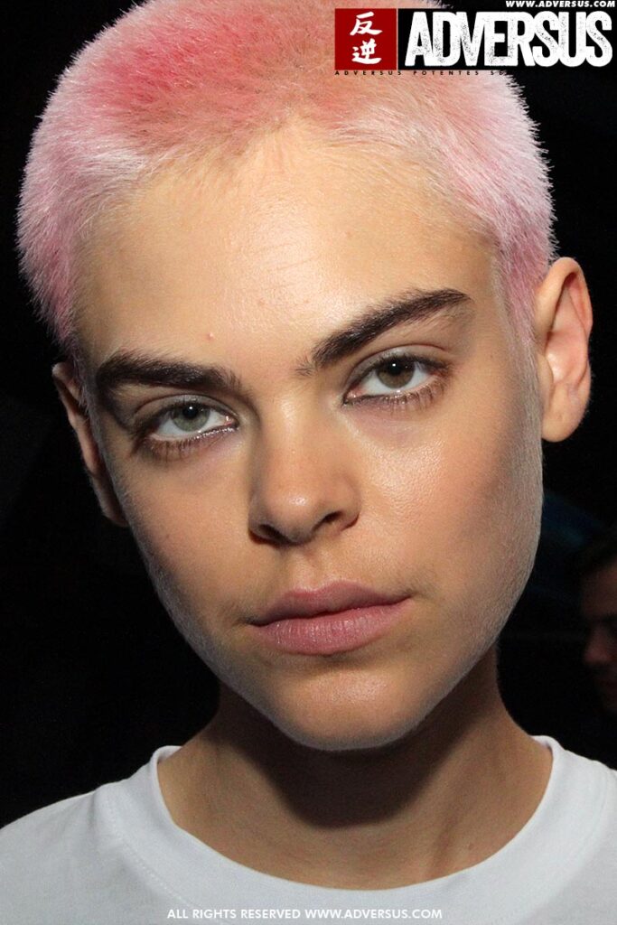 Make-up: eyeliner. Fashion Show: MSGM SS 2019. Make-up: Lauren Parsons for MAC. Photo: Charlotte Mesman