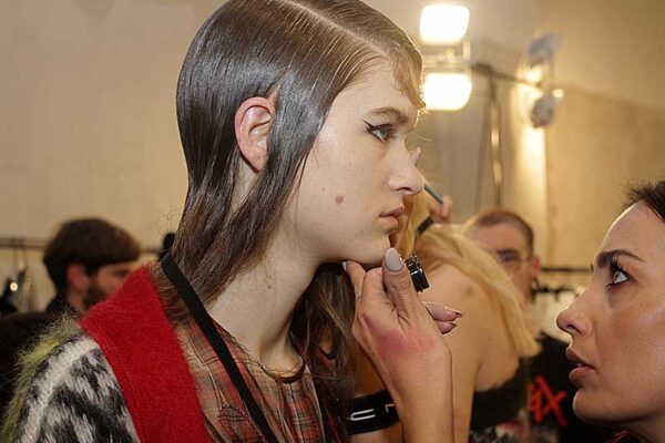 Fashion Show: N21 FW 2018 2019, make-up: Tom Pecheux for M.A.C., ph. Mauro Pilotto