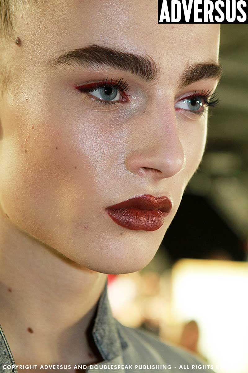 Sexy and strong makeup looks (for men and for women) with Kabuki for the Moschino Show Photo Mauro Pilotto