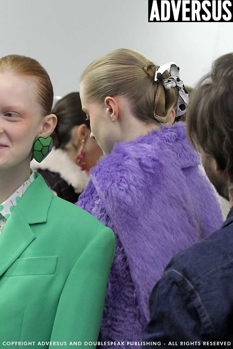 Simple but sophisticated hair updo. Mila Schön FW 2017 2018, hair: Peter Gray, ph. Charlotte Mesman