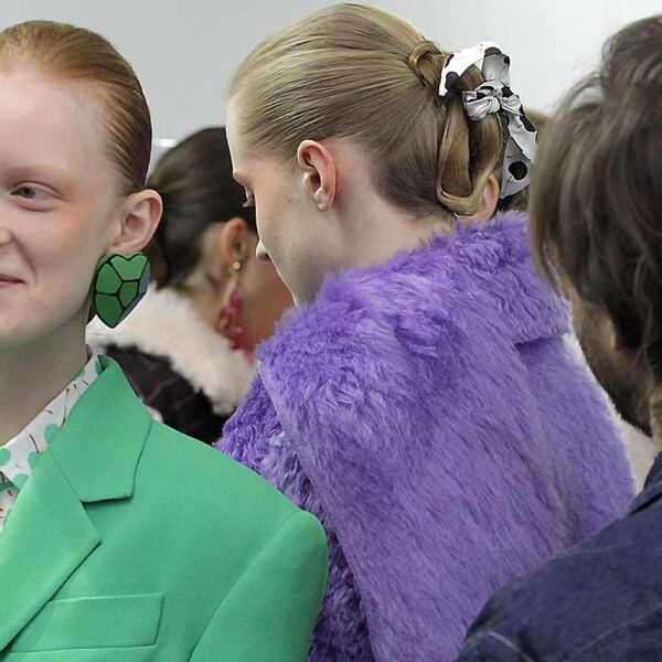 Simple but sophisticated hair updo. Mila Schön FW 2017 2018, hair: Peter Gray, ph. Charlotte Mesman