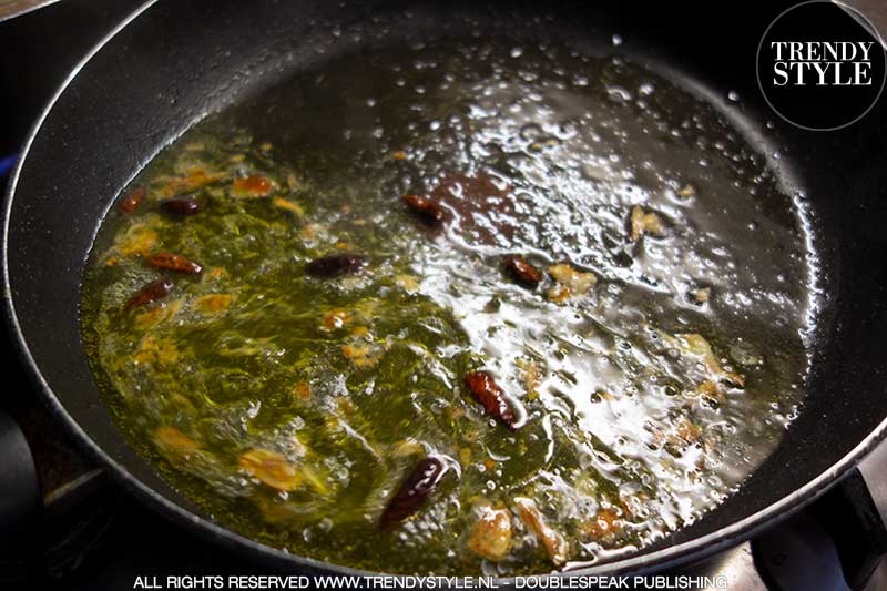 Spaghetti aglio olio e peperoncino, the Italian recipe